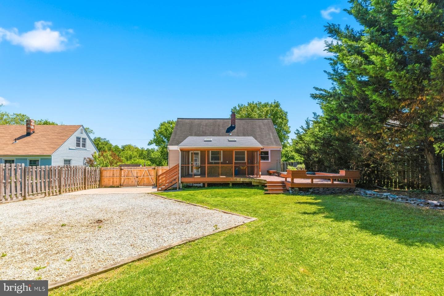 9704 Oakdale Avenue photo 9