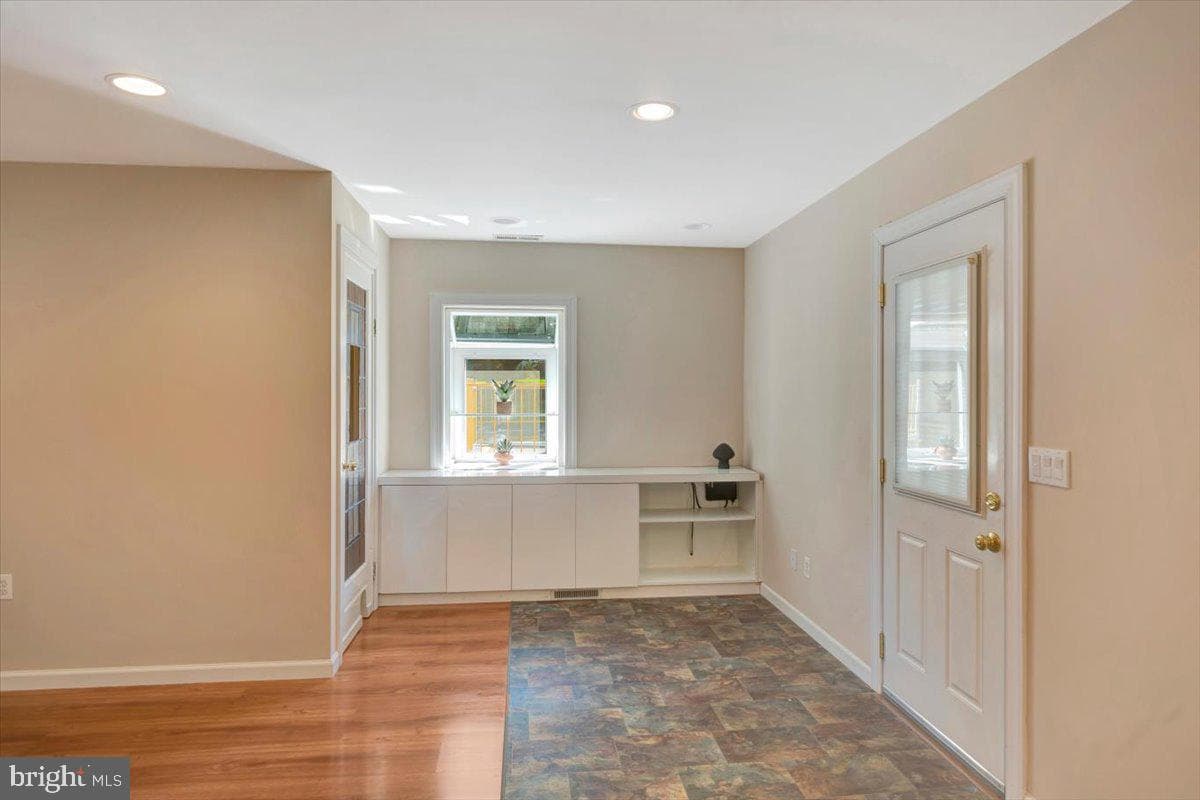 101 Sunnyking Drive photo 12