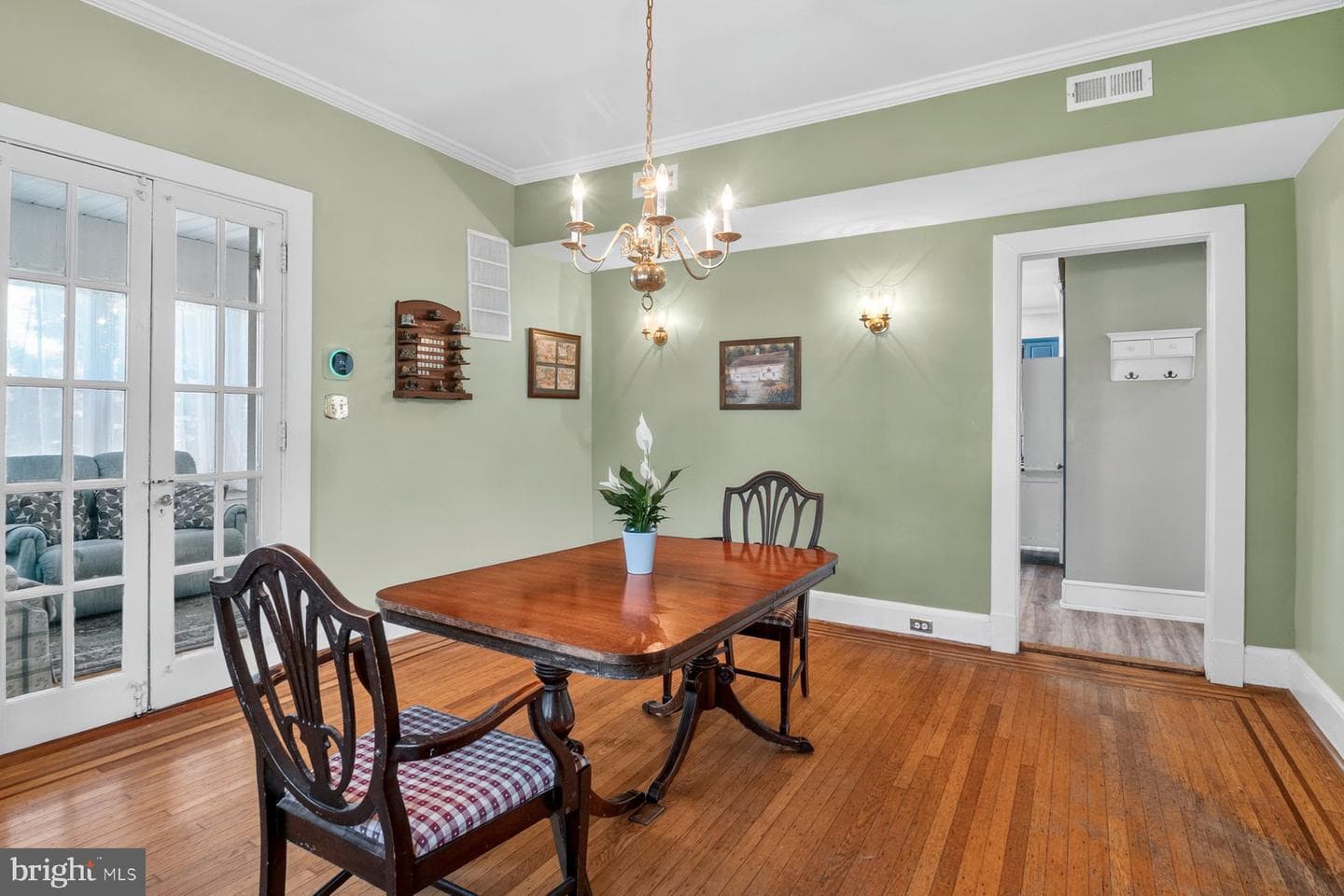121 Forest Avenue photo 12