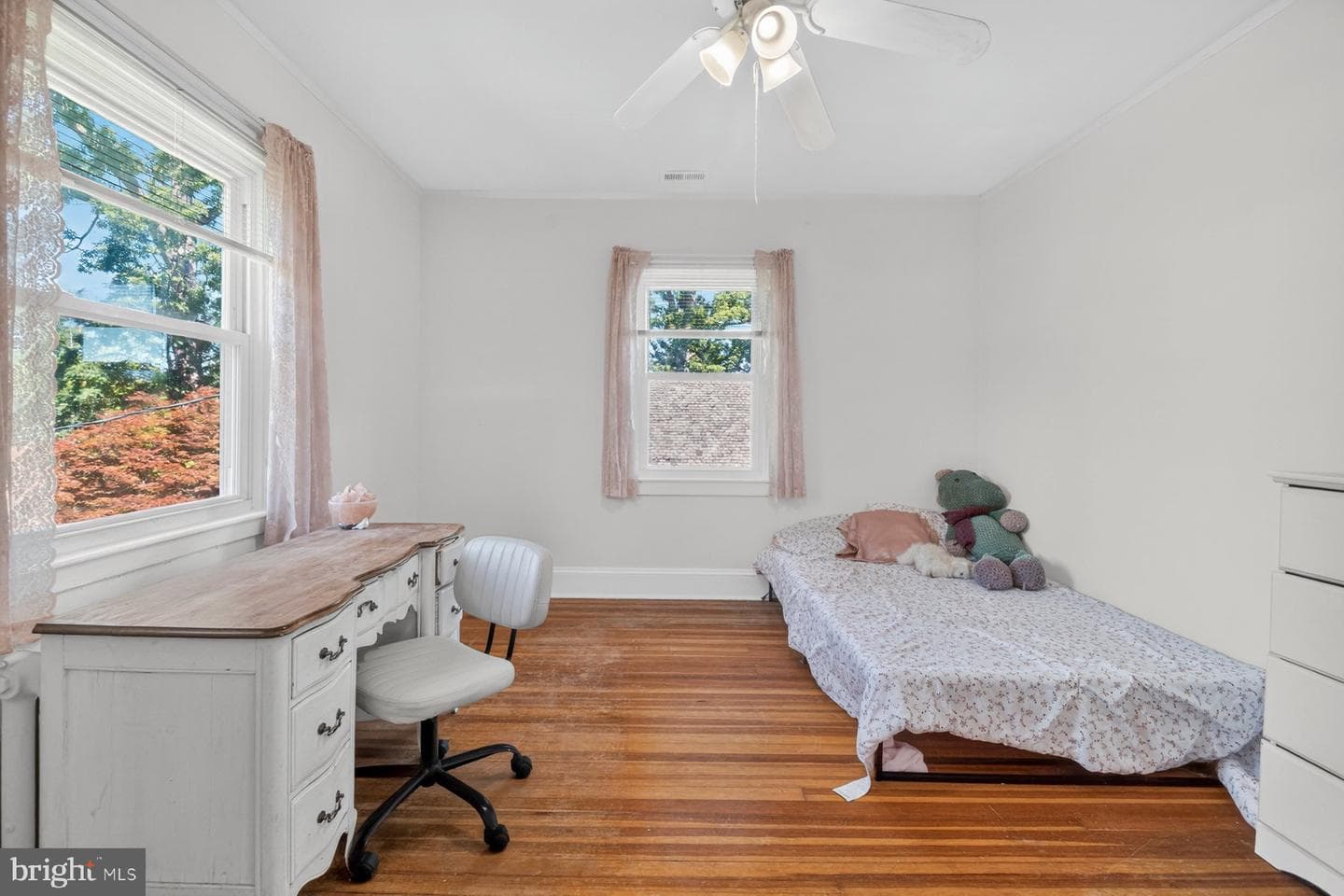 121 Forest Avenue photo 25