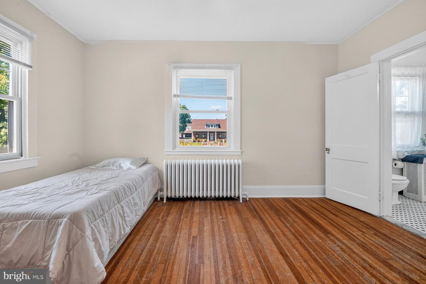 121 Forest Avenue photo 30