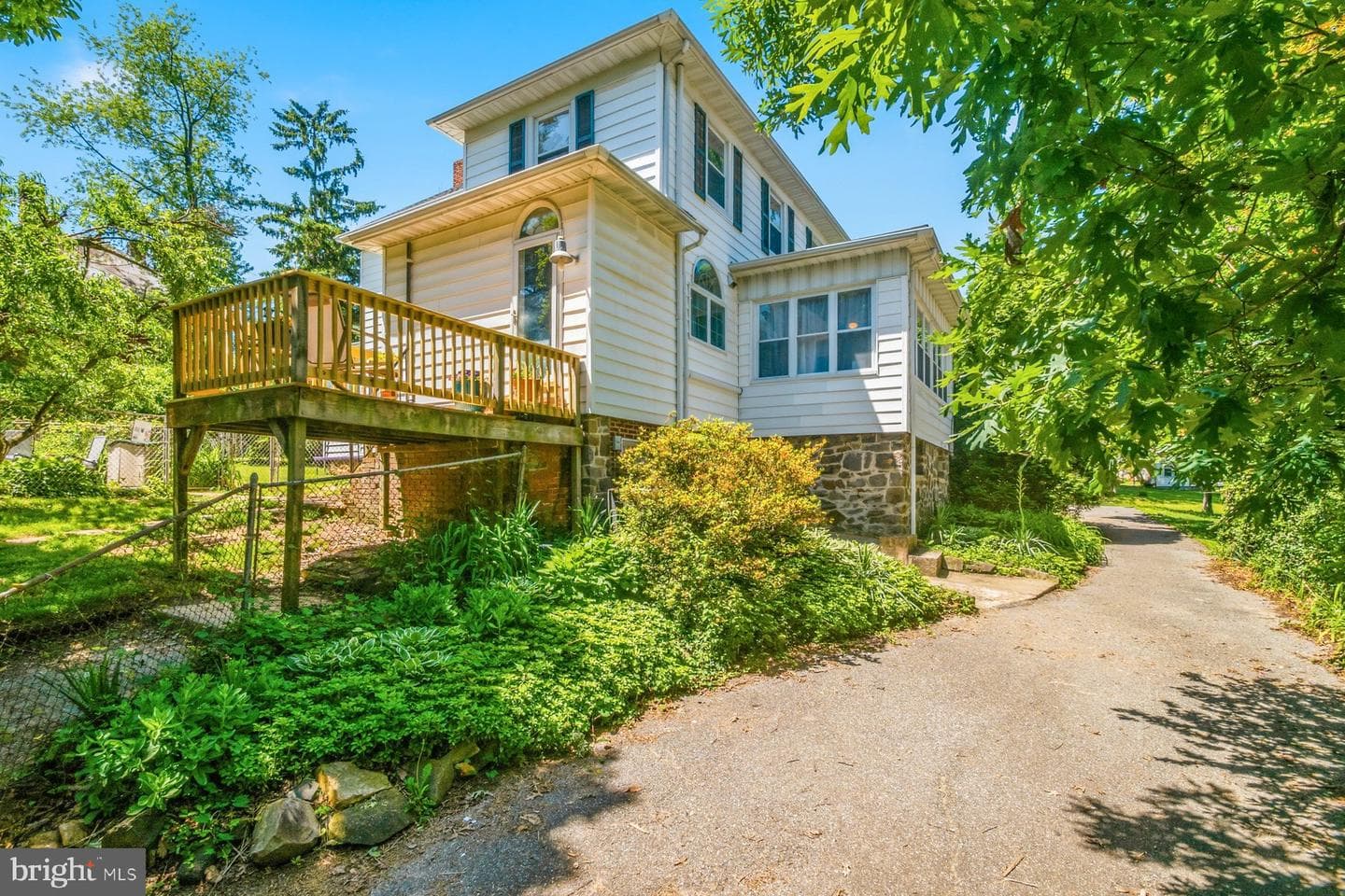 121 Forest Avenue photo 37