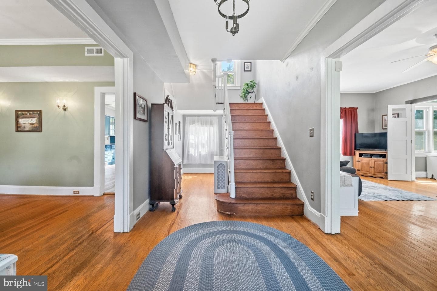 121 Forest Avenue photo 4
