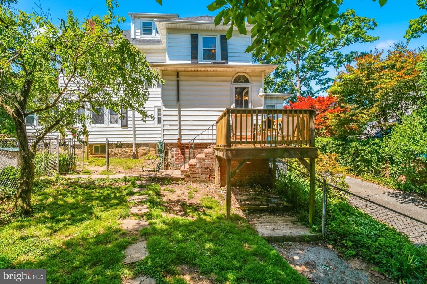 121 Forest Avenue photo 40