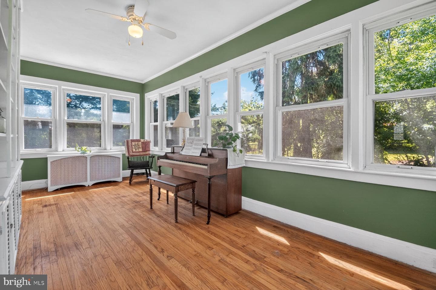 121 Forest Avenue photo 9
