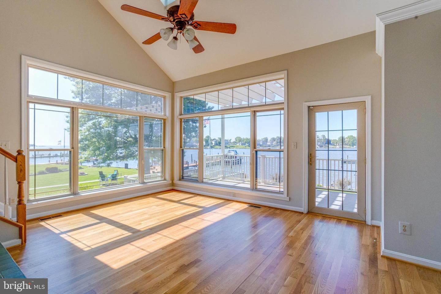 104 Kingston Park Lane W photo 3