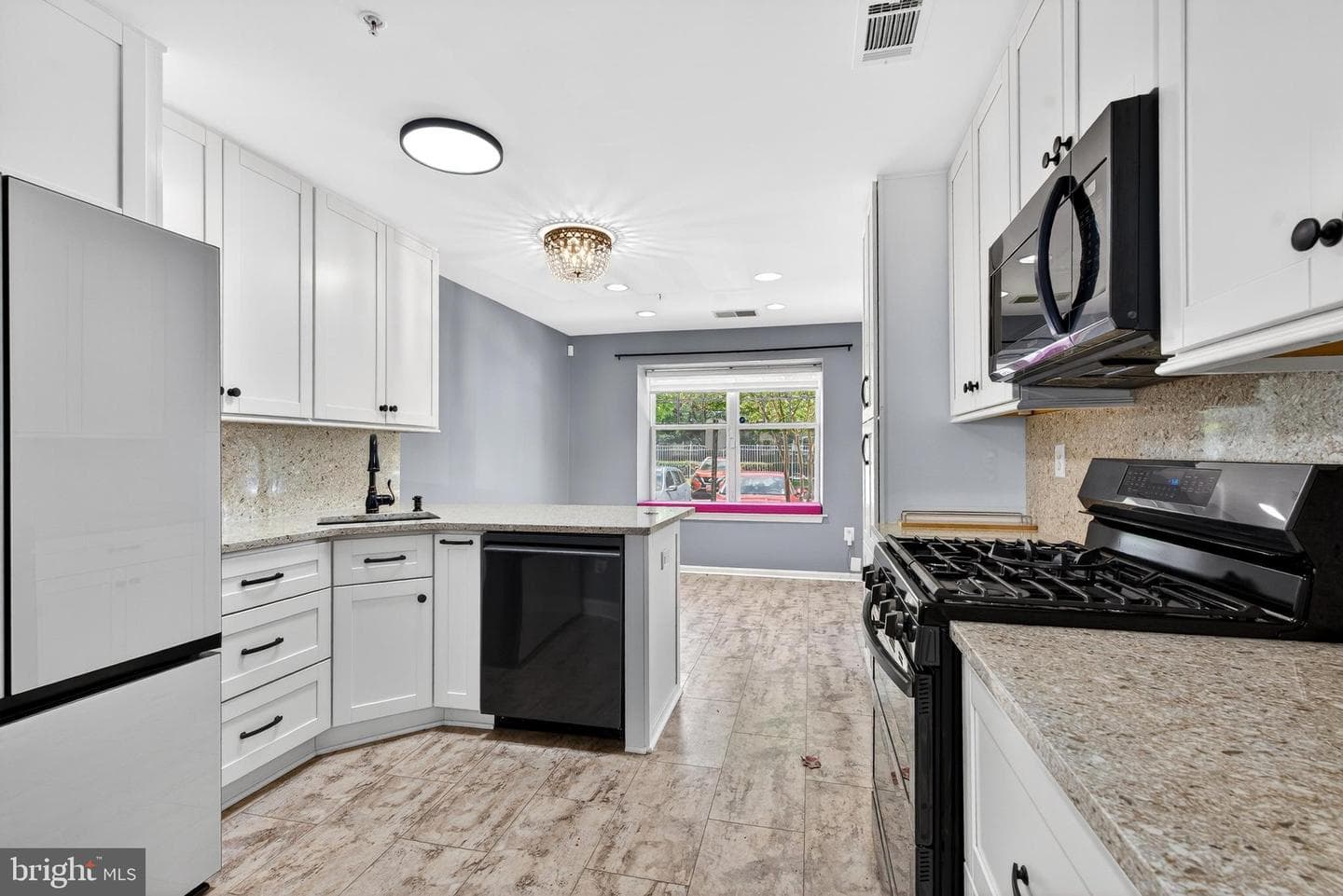 4500 Chaucer Way #101 photo 24