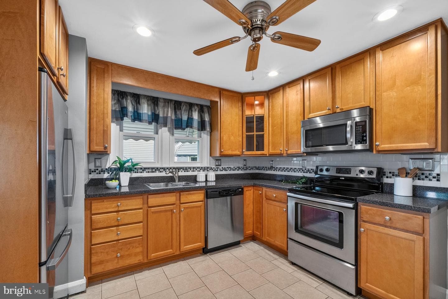1209 Hilldale Road photo 7