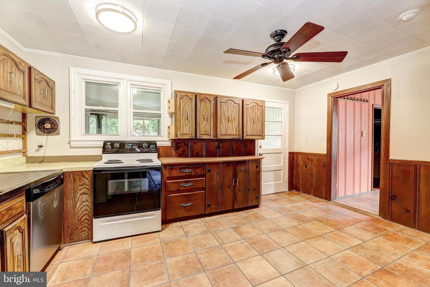 7500 Rocksham Drive photo 5