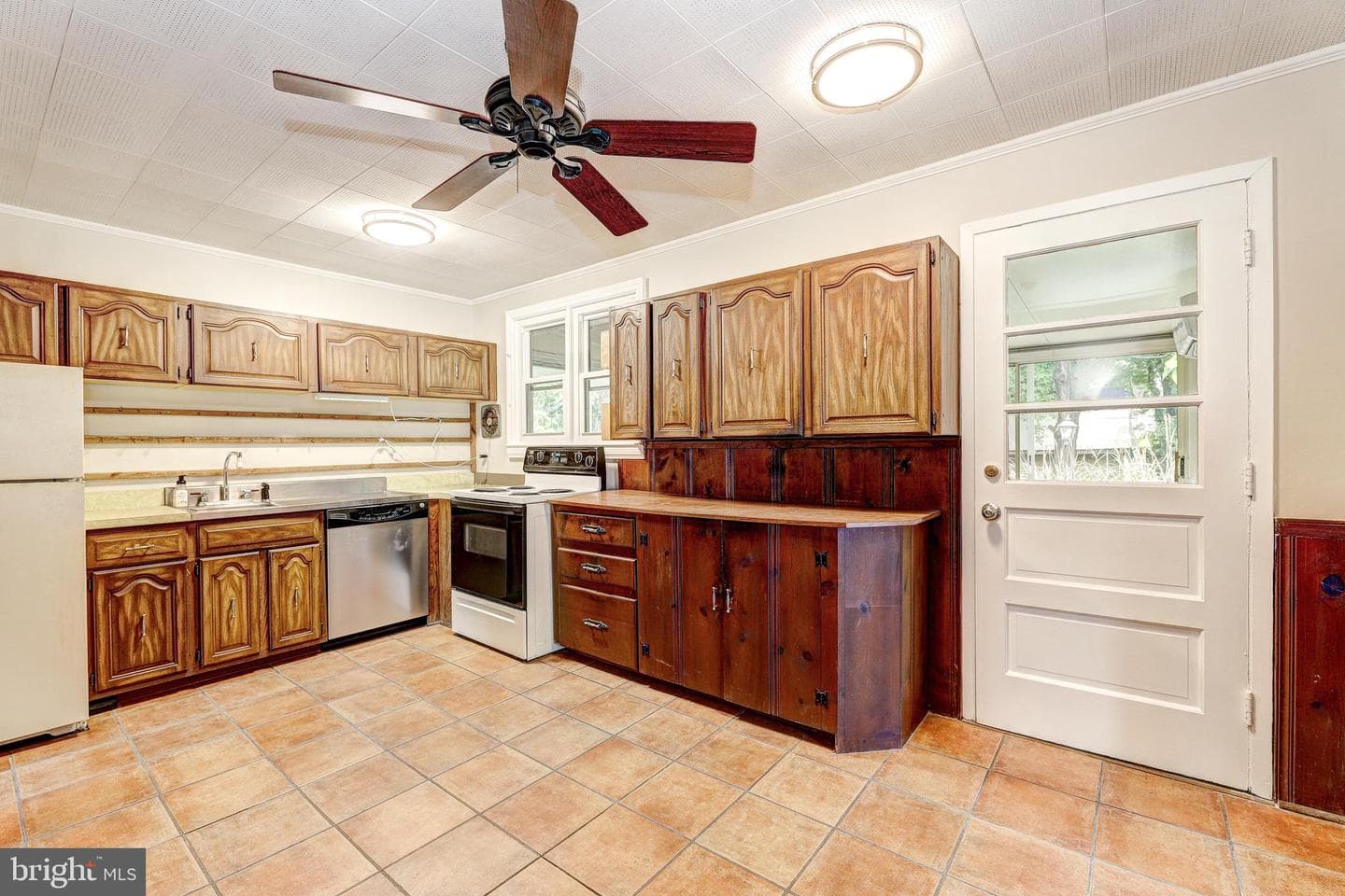 7500 Rocksham Drive photo 6