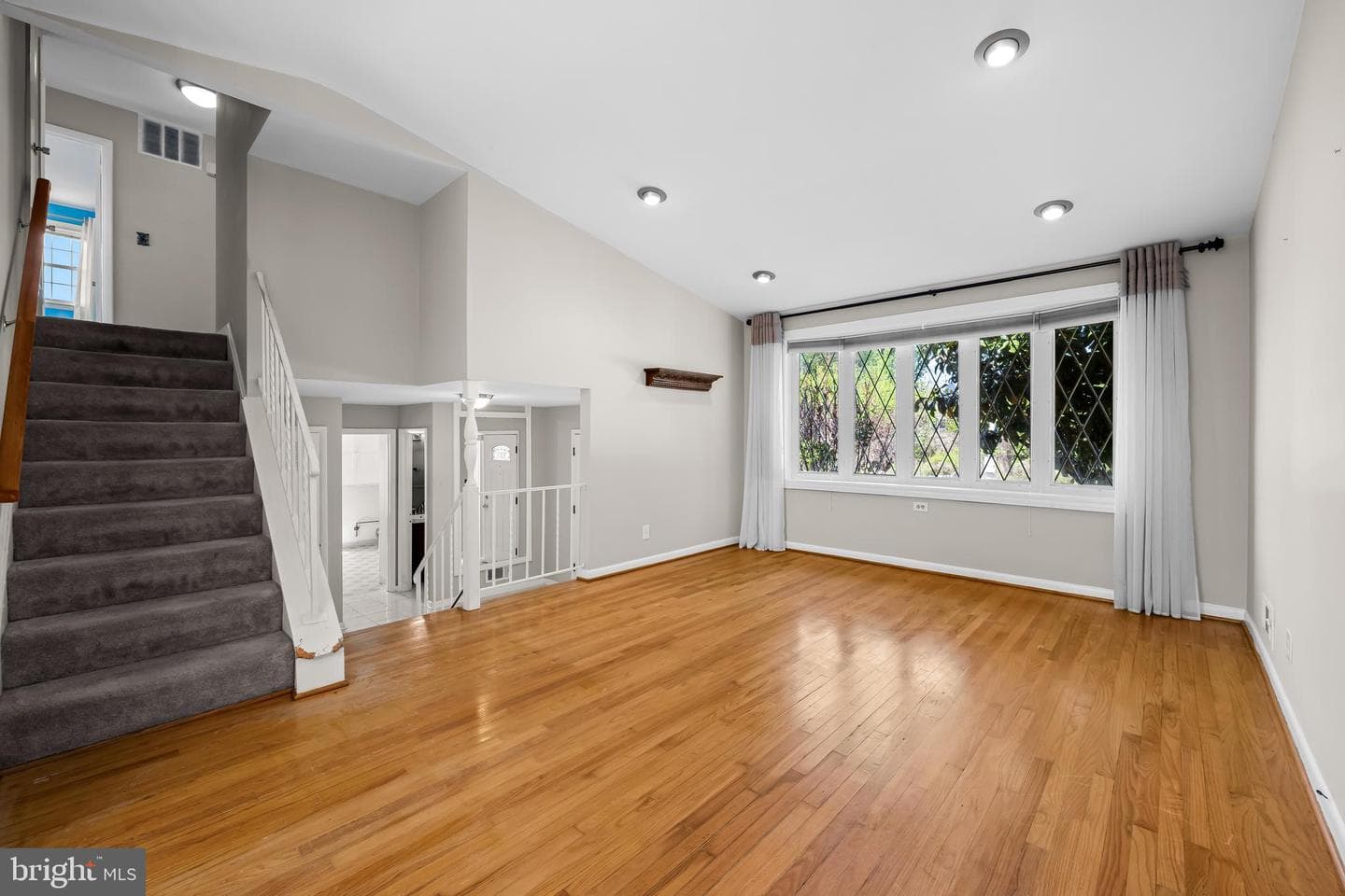 8407 Thornton Road photo 4