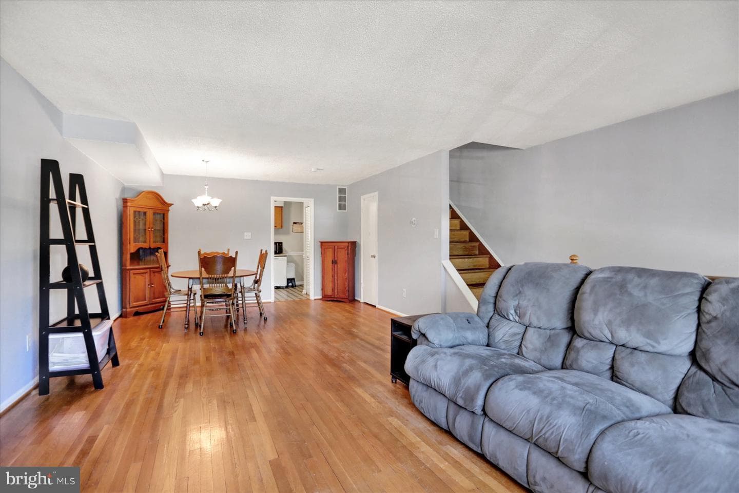 959 Elm Road photo 4