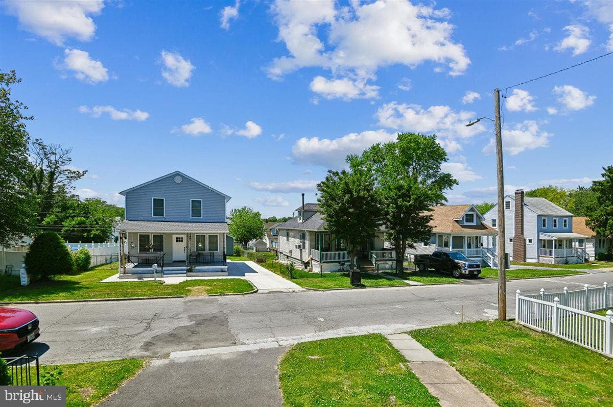 1817 Maxwell Ave photo 10