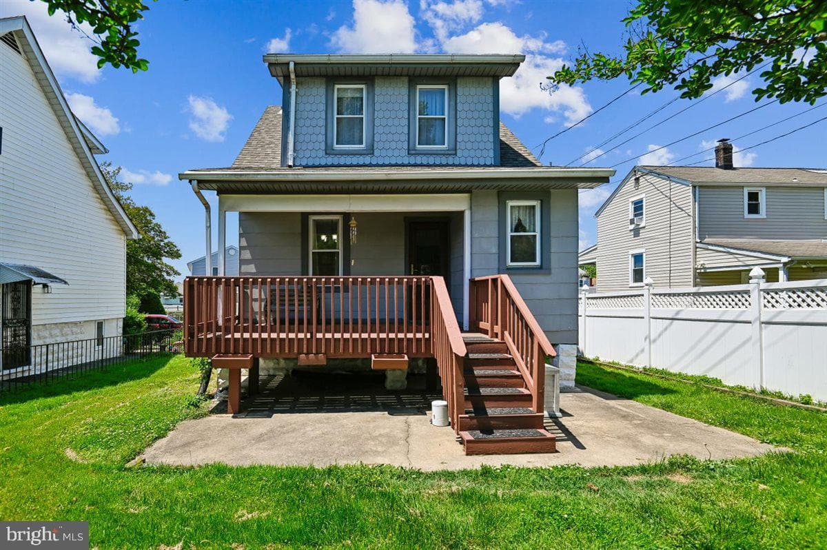 1817 Maxwell Ave photo 11