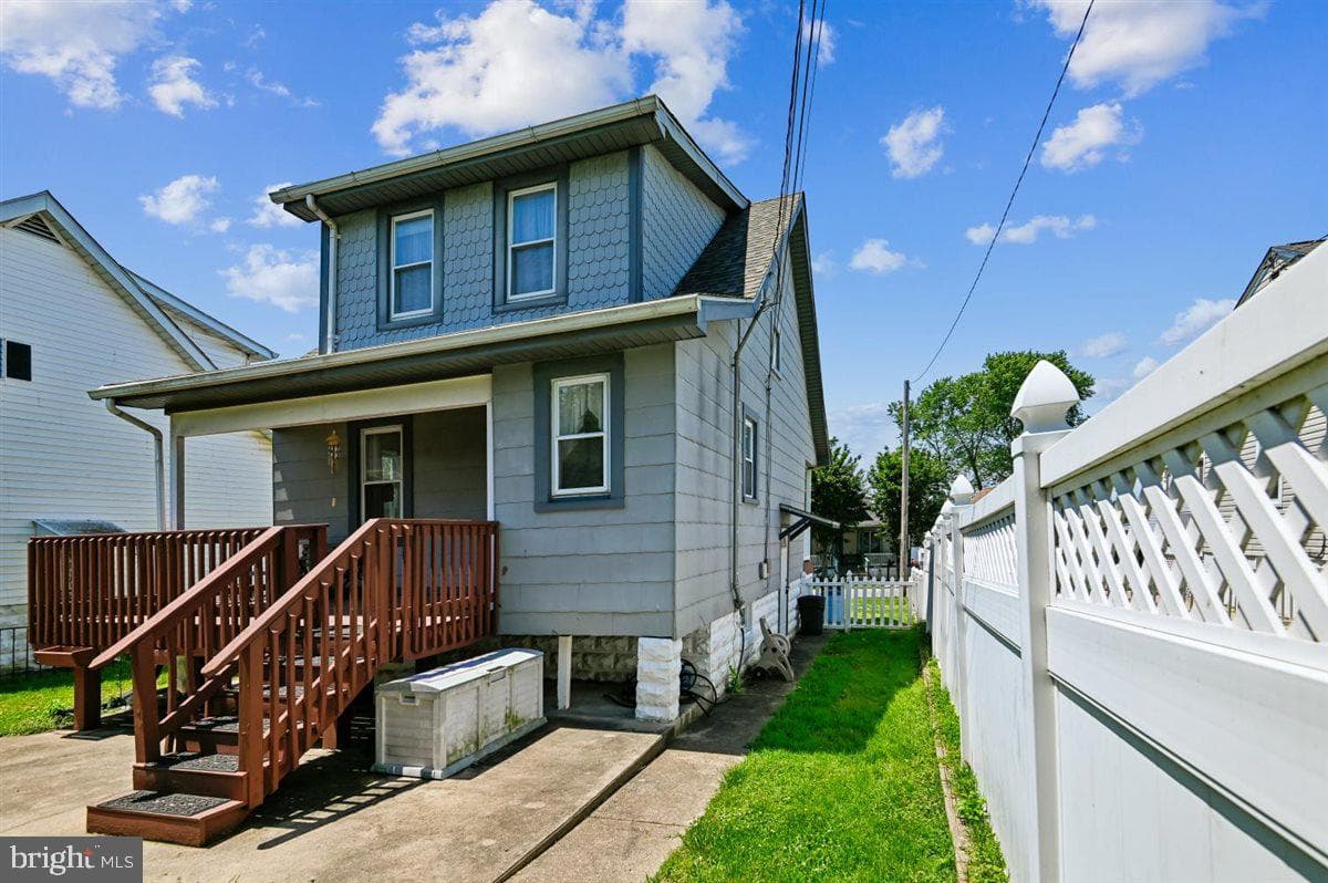 1817 Maxwell Ave photo 15