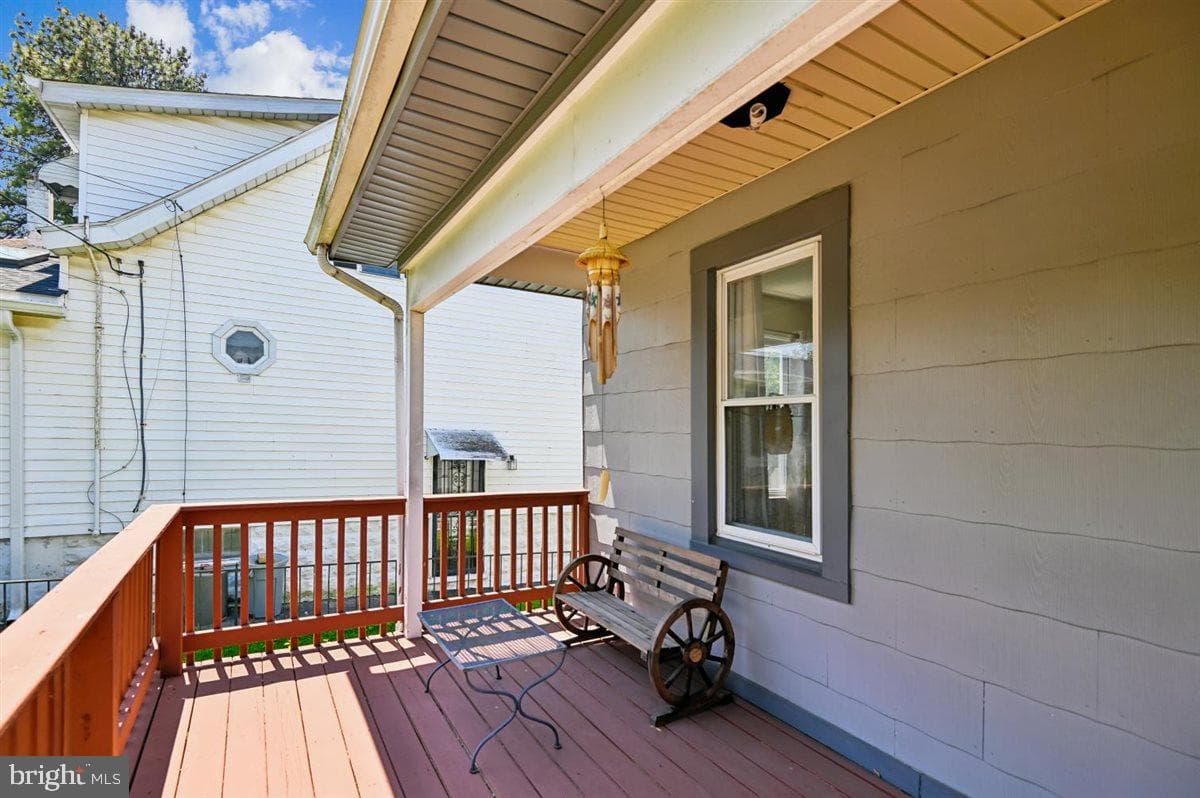 1817 Maxwell Ave photo 20
