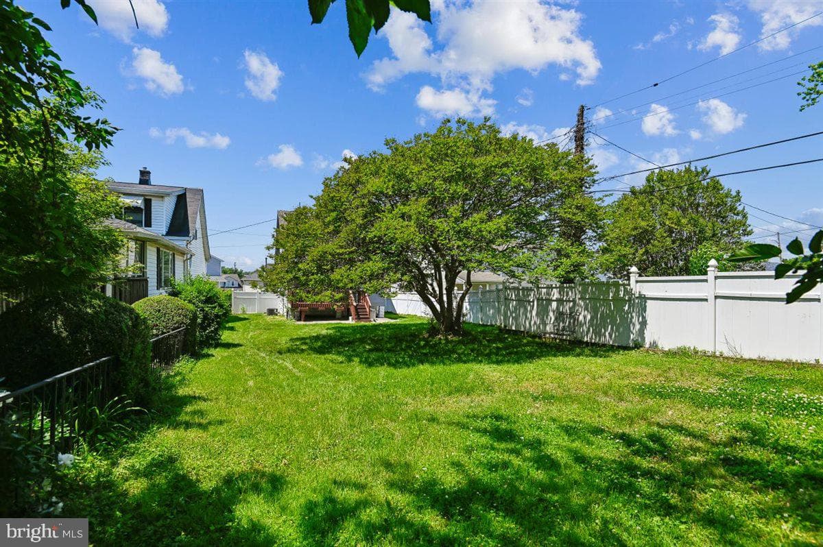 1817 Maxwell Ave photo 25