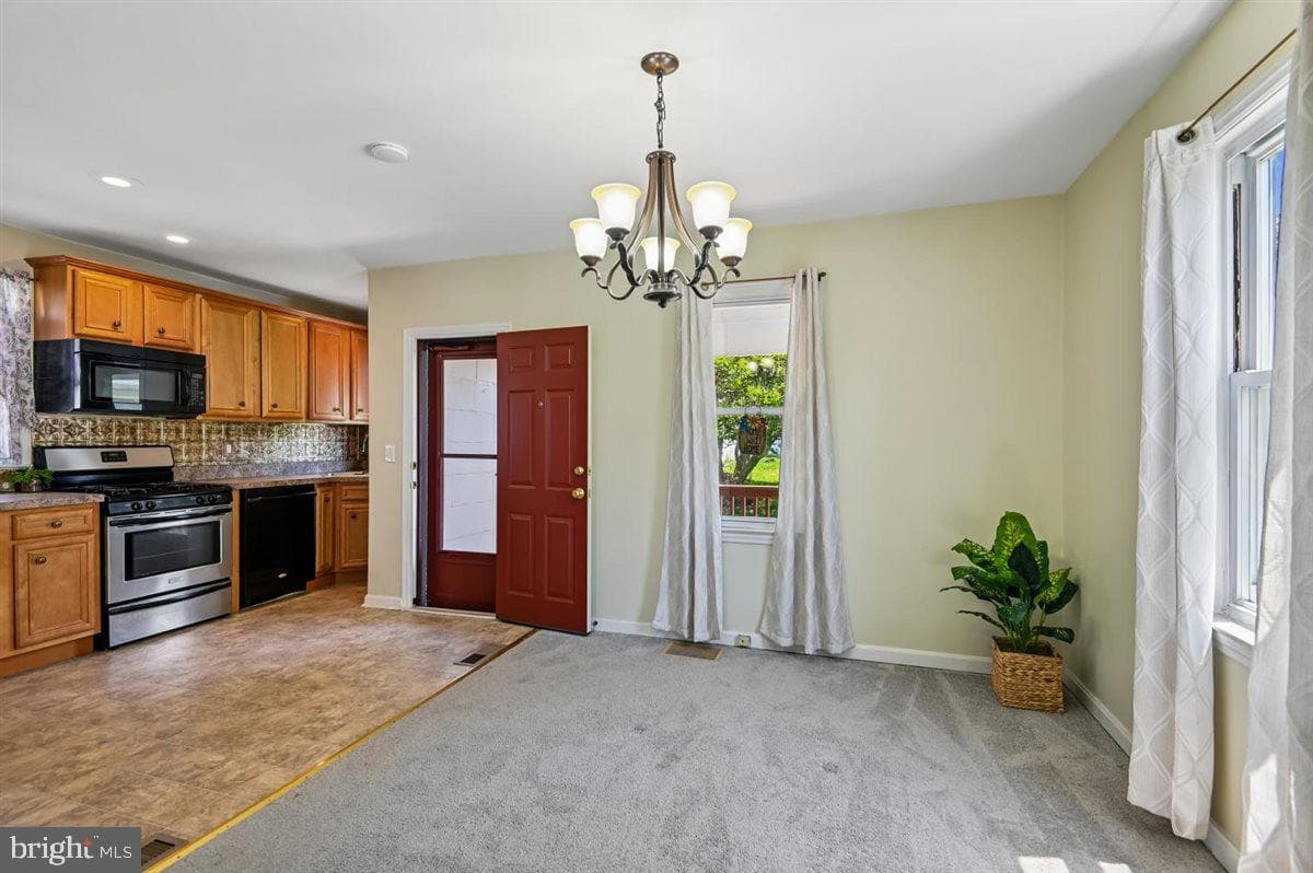 1817 Maxwell Ave photo 31