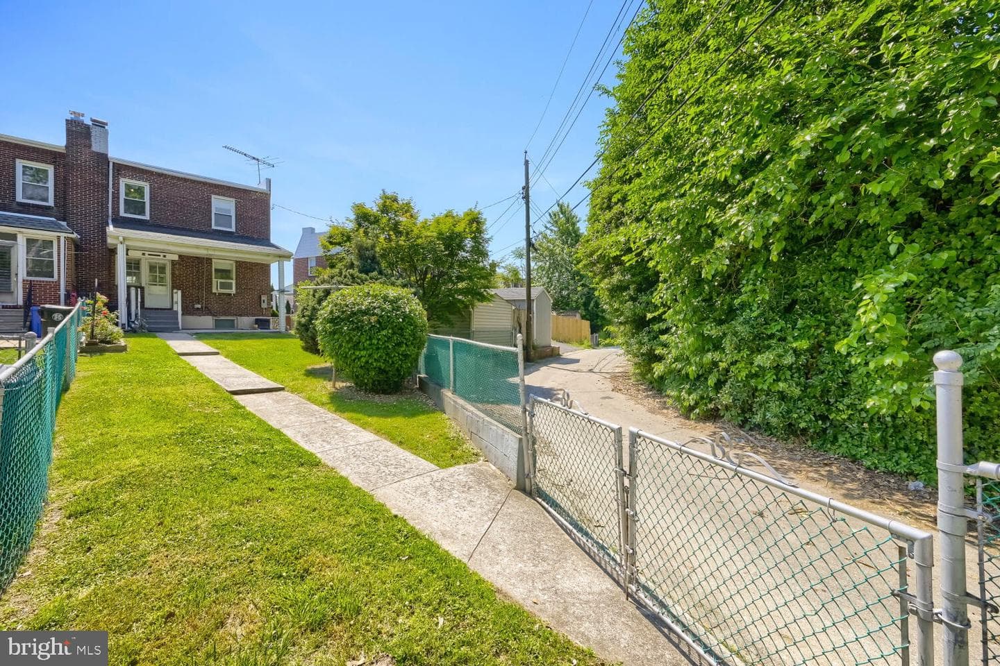 2411 Fairway photo 28