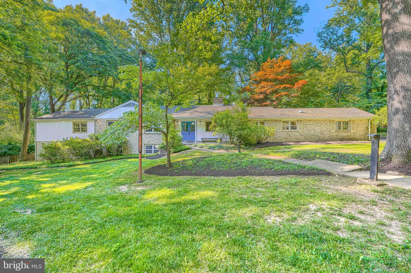 2 Kenmont Court photo 5