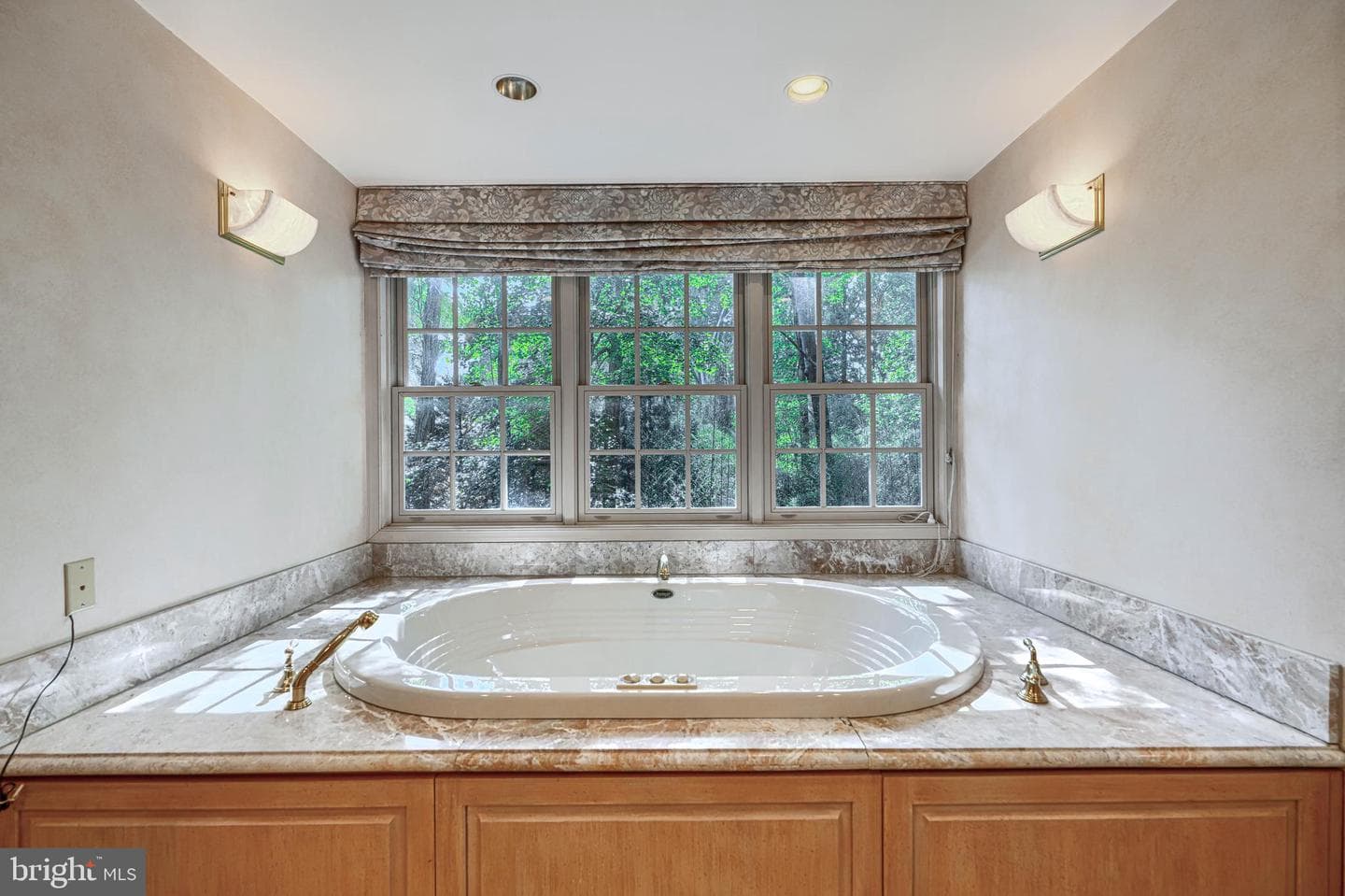 2 Kenmont Court photo 58