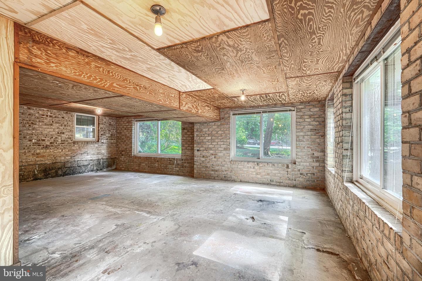 2 Kenmont Court photo 88