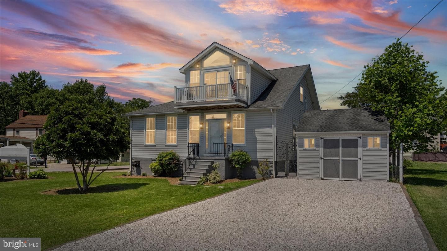 646 Rockaway Beach Avenue photo 2