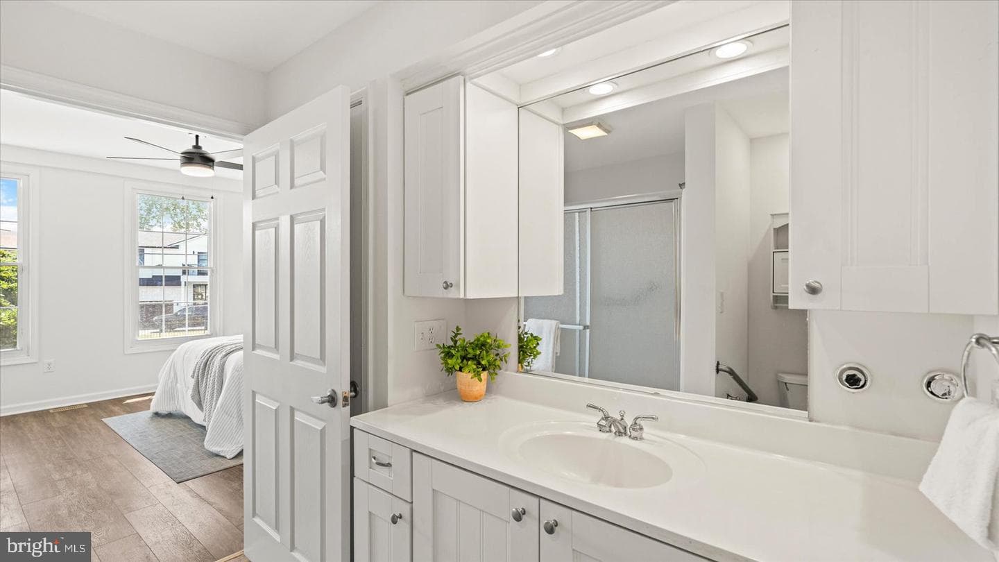 646 Rockaway Beach Avenue photo 20