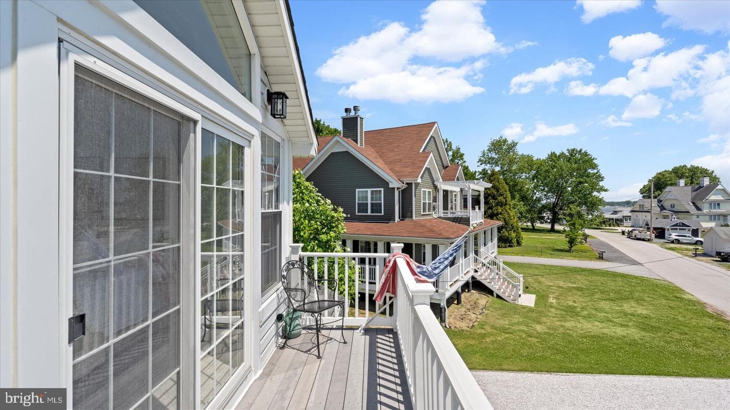 646 Rockaway Beach Avenue photo 34