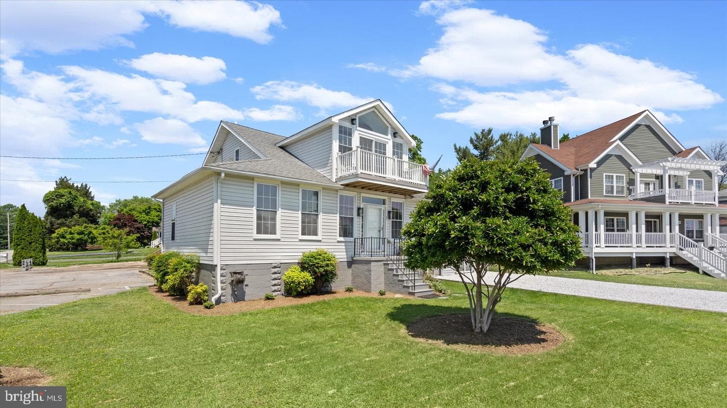 646 Rockaway Beach Avenue photo 4