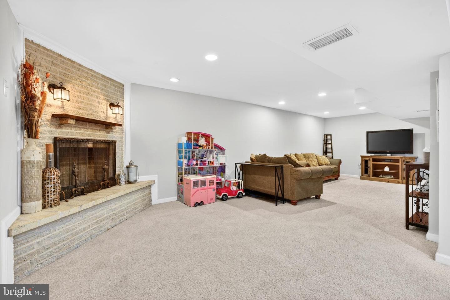315 Osborne Avenue photo 34