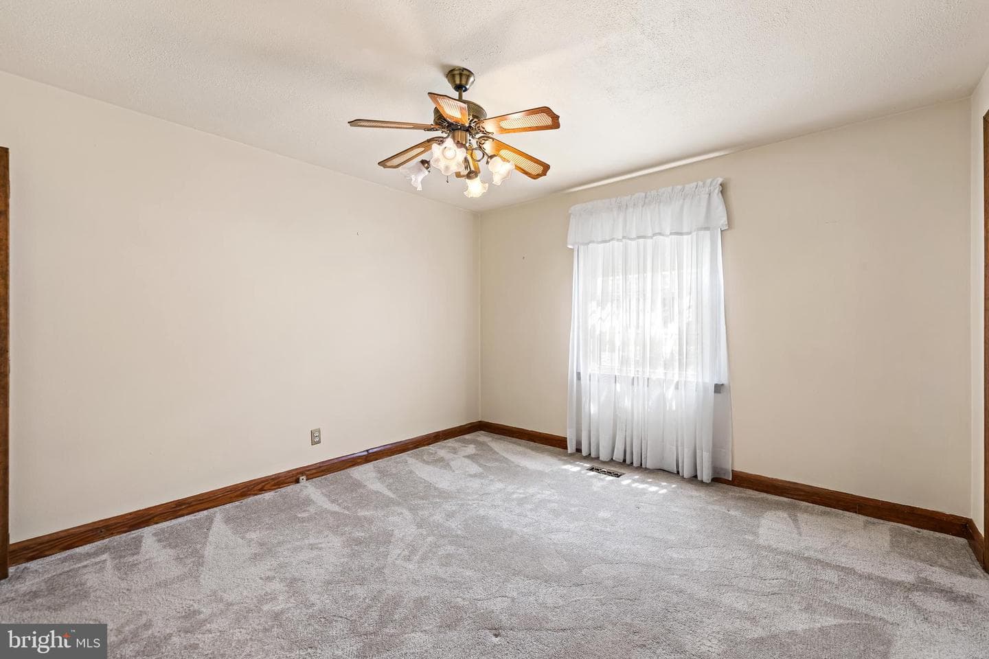 210 W Timonium Road photo 36