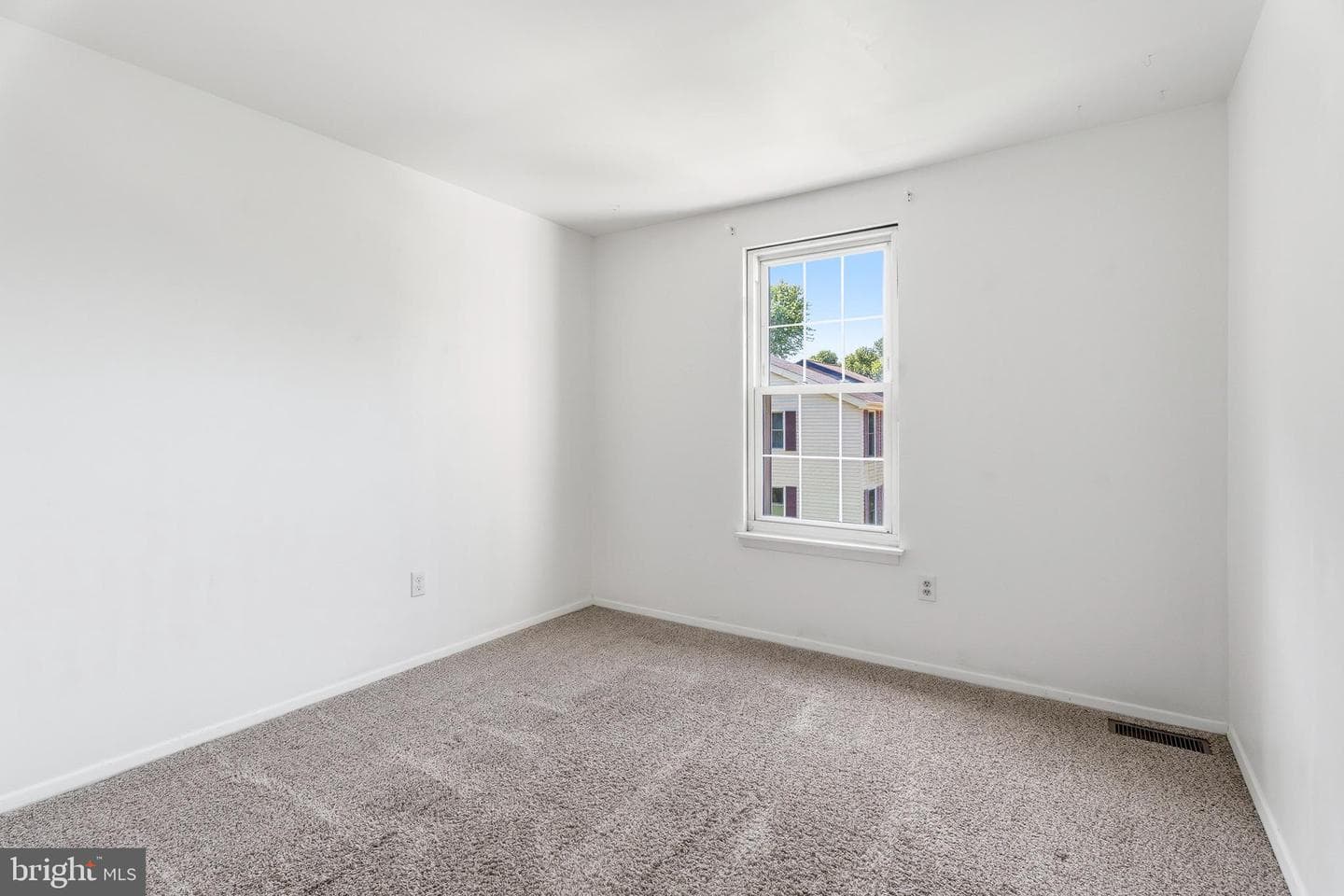 27 Warren Comn photo 29