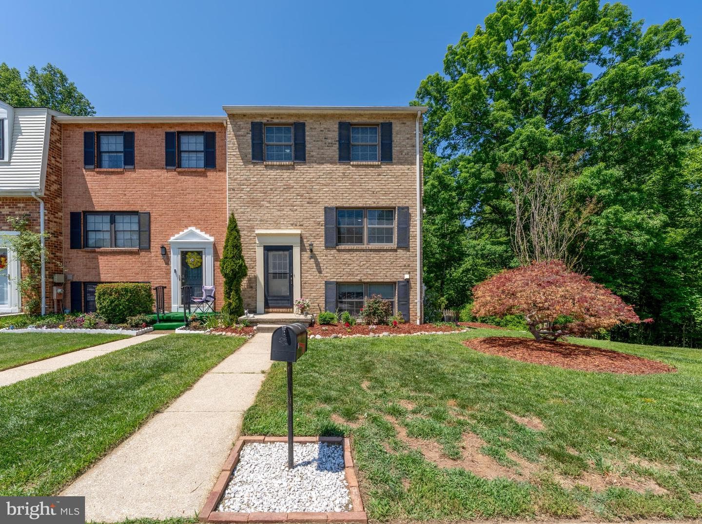 26 Golden Hill Ct
