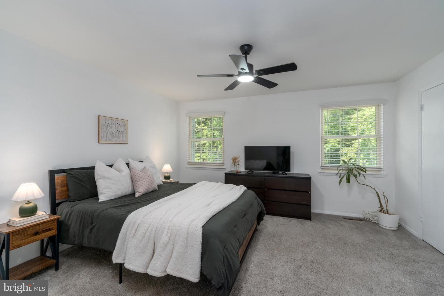 26 Golden Hill Ct photo 12