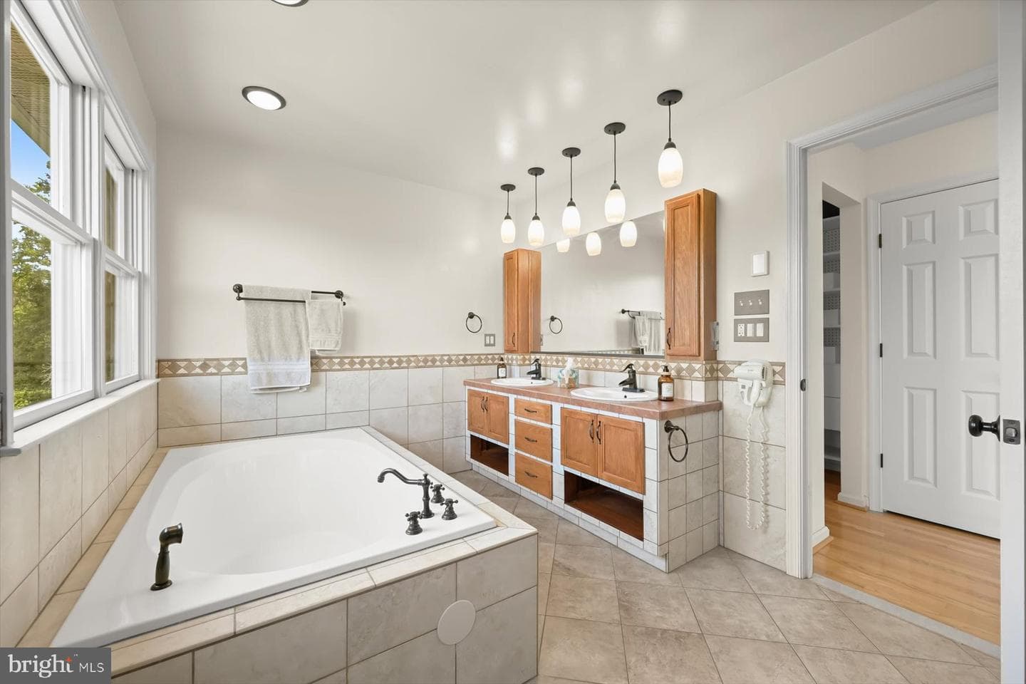 6 Keil Manor Court photo 21