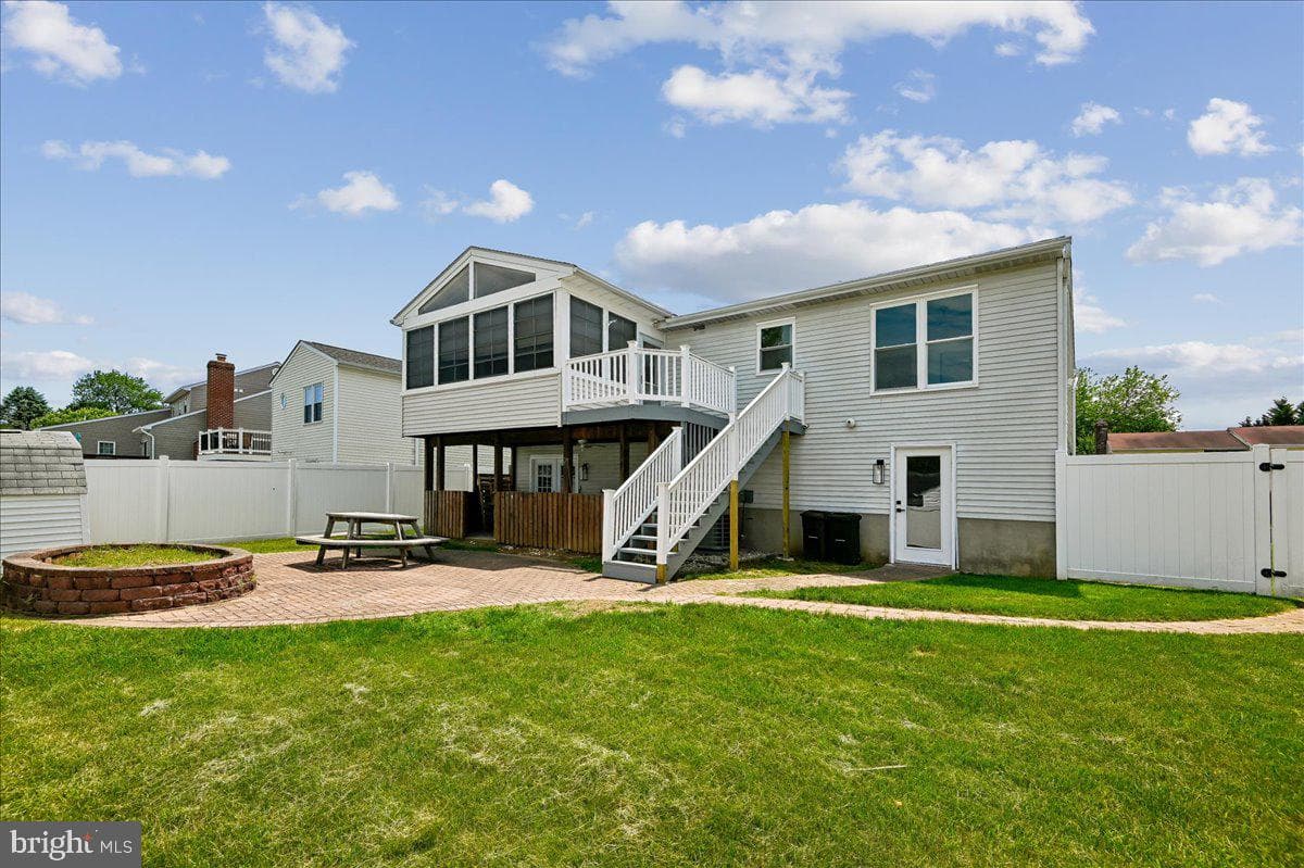 9447 Bellhall photo 2
