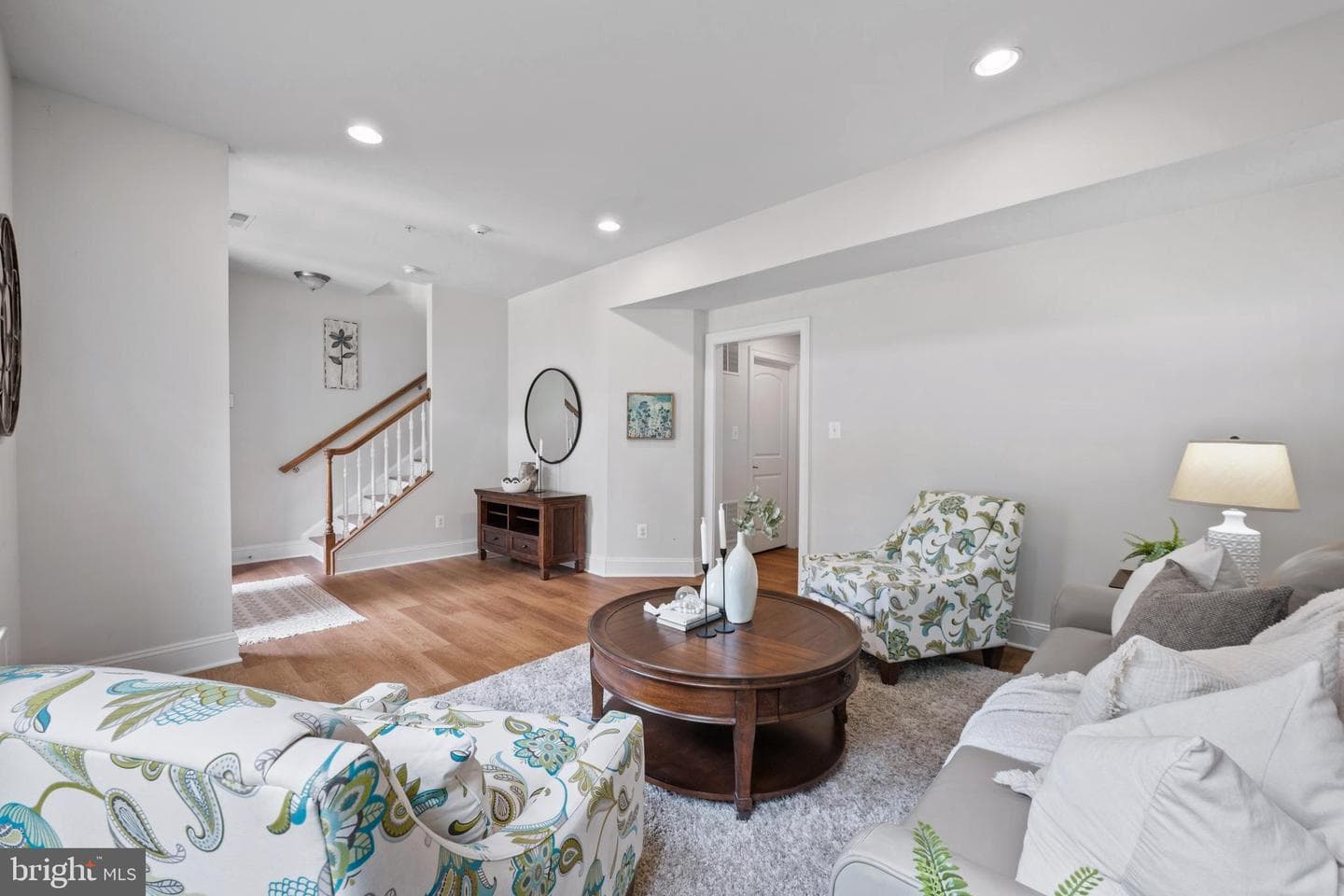 8607 Springvale Drive photo 4