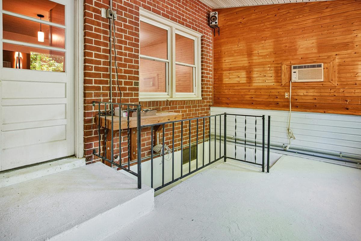 1016 Winsford Road photo 17