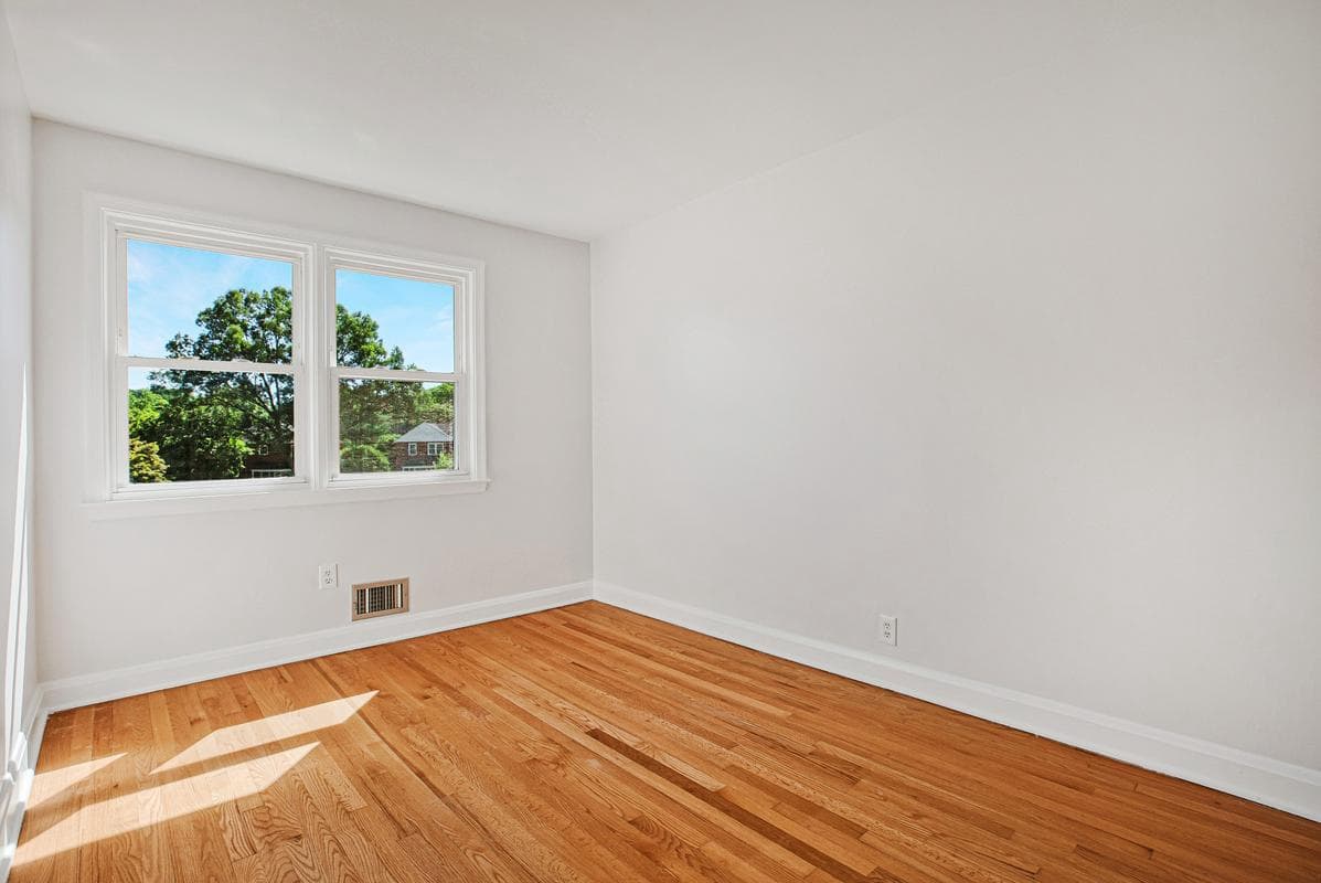 1016 Winsford Road photo 23
