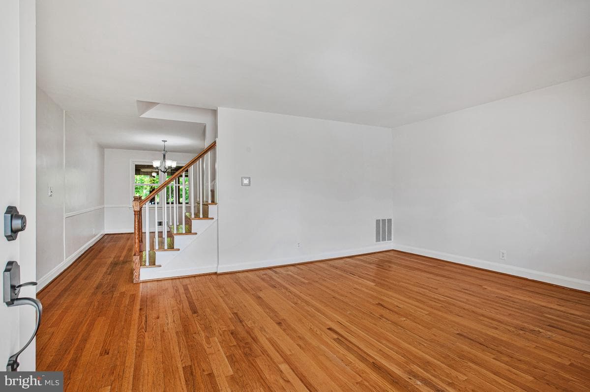 1016 Winsford Road photo 4