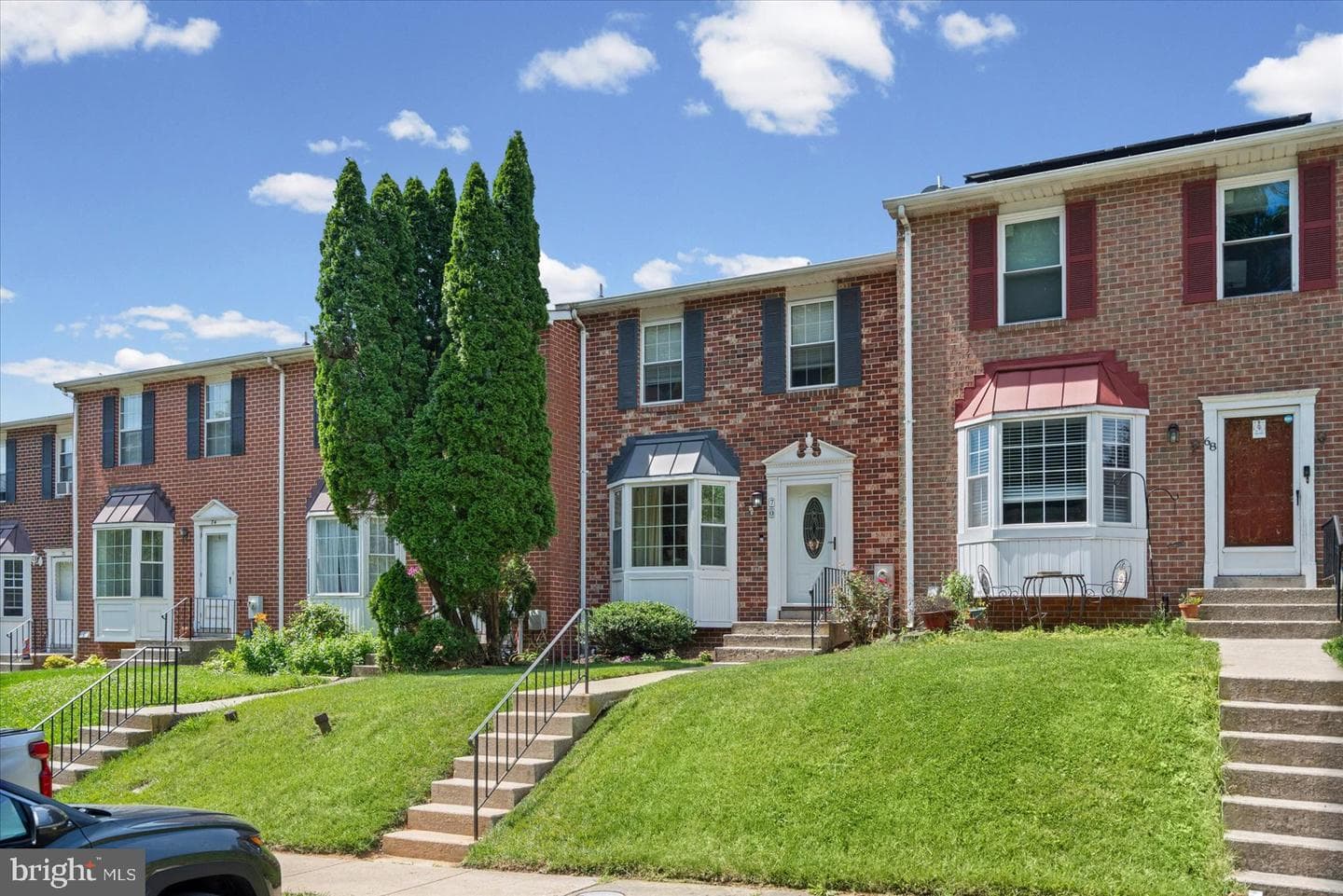 70 Stone Park Place photo 3