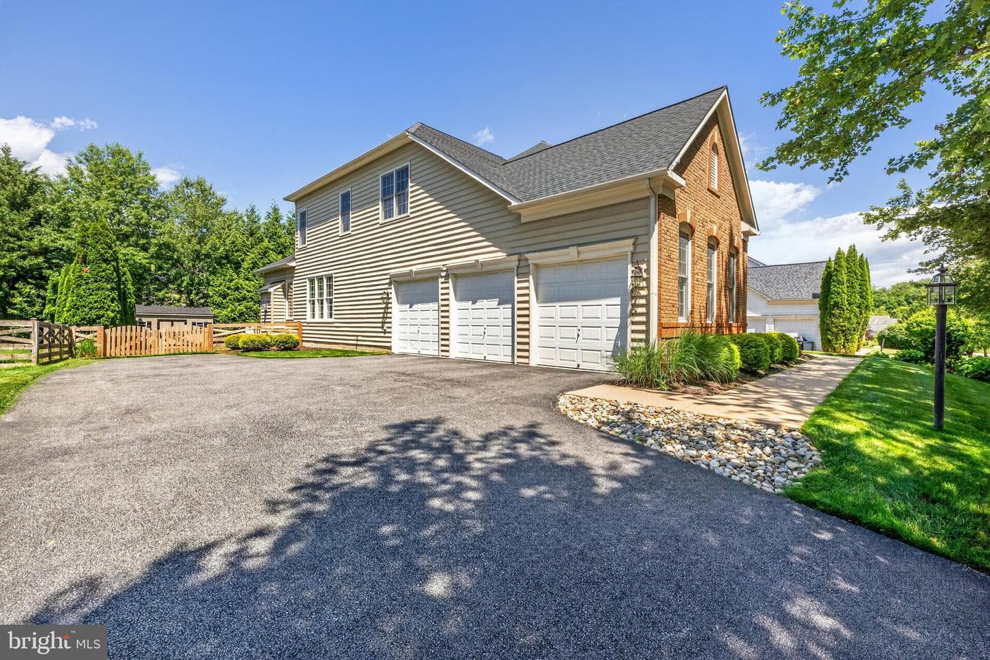 817 Stable Manor Road photo 46