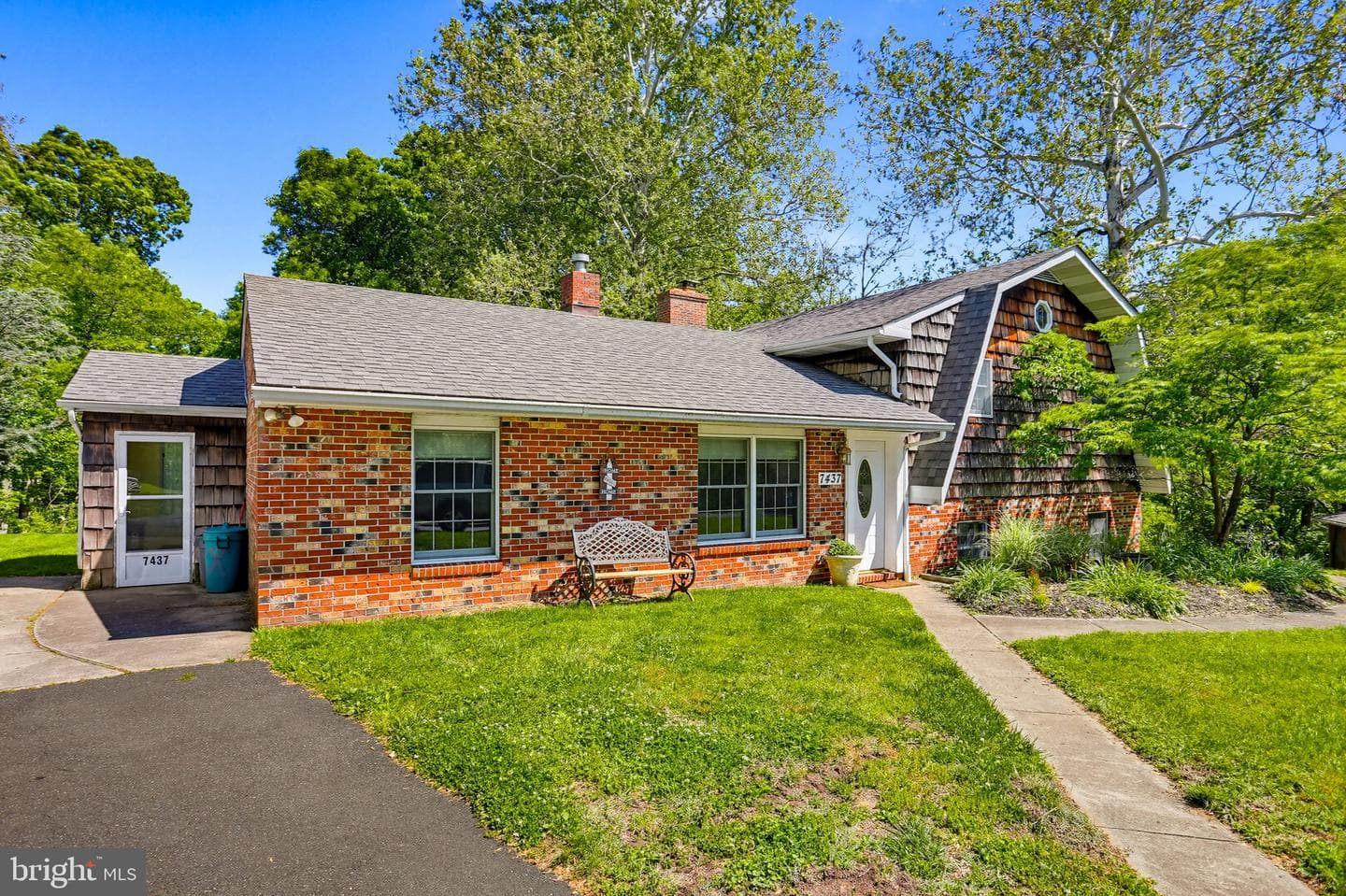 7437 Inwood Avenue photo 2