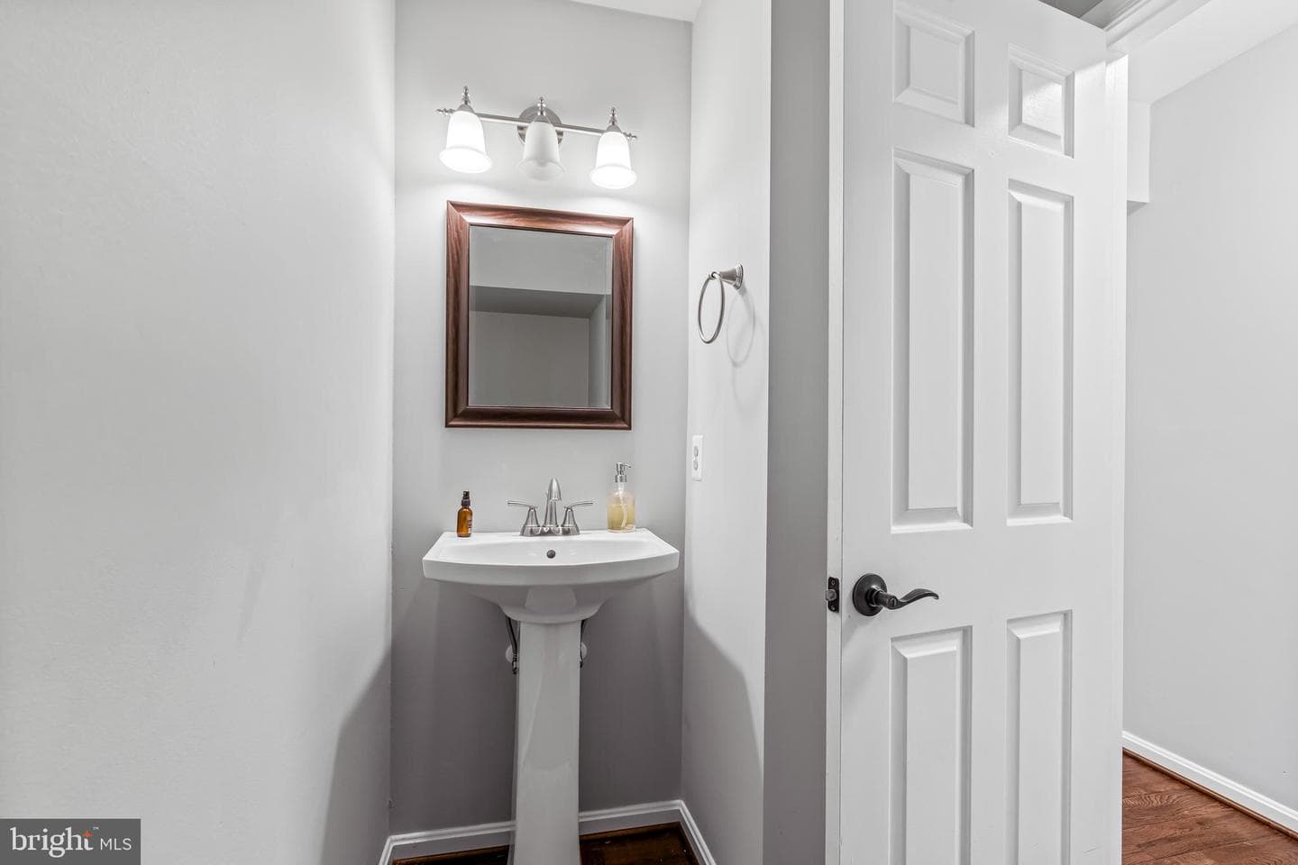 56 Rhodes Place photo 20