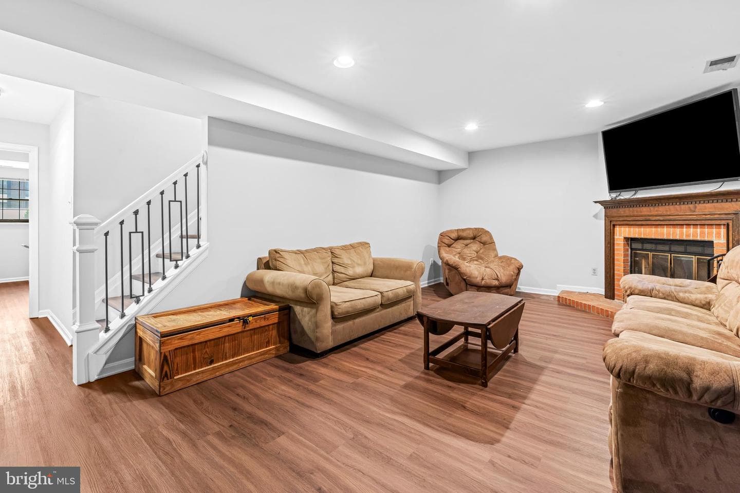 56 Rhodes Place photo 34