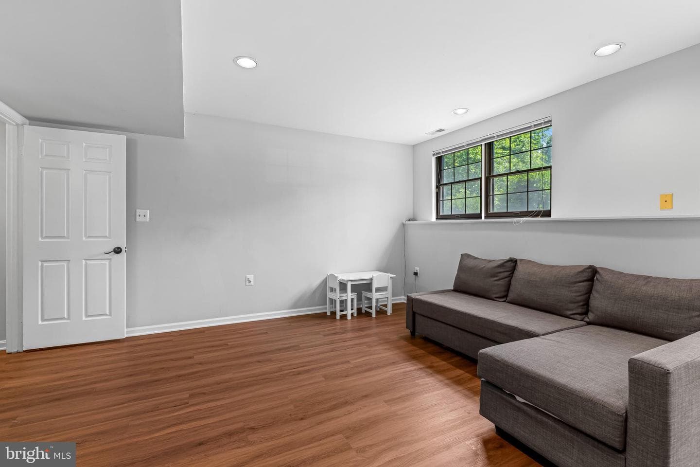 56 Rhodes Place photo 39
