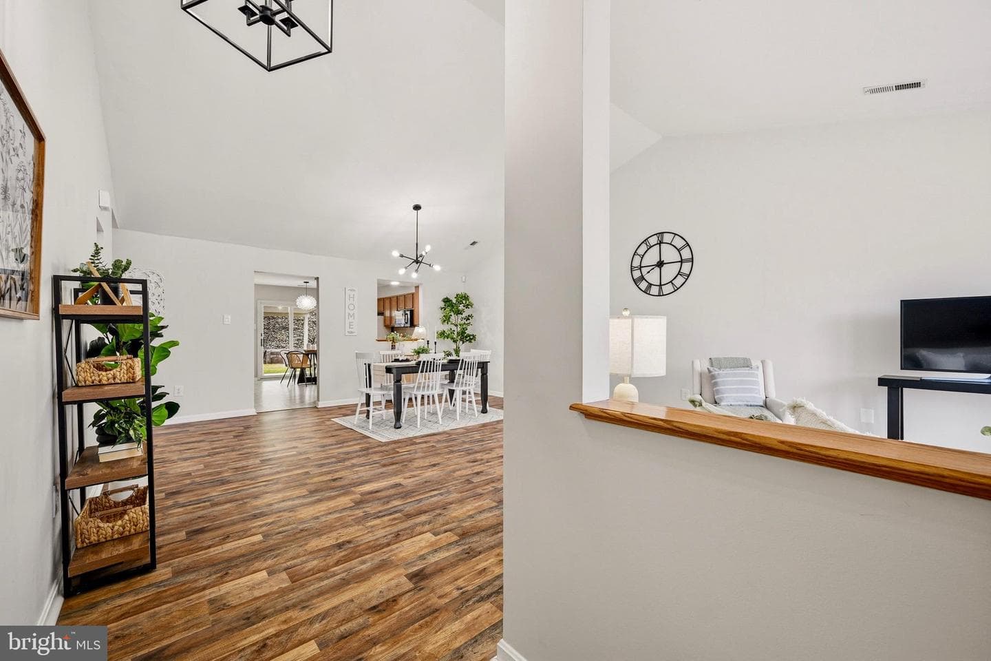 9526 Hallhurst Road photo 4