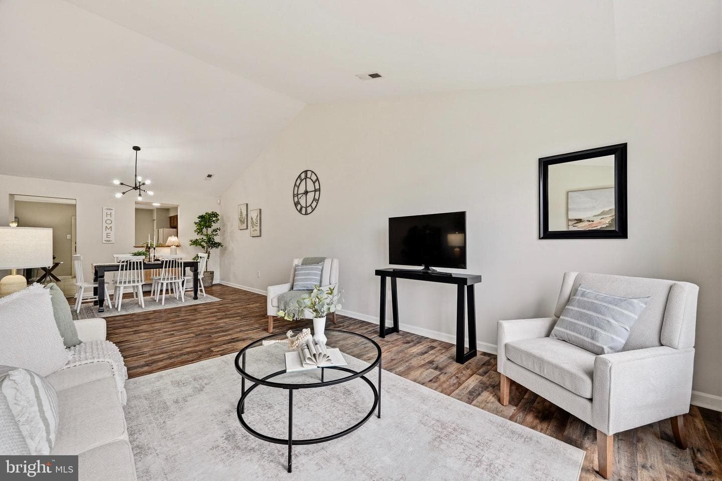9526 Hallhurst Road photo 6