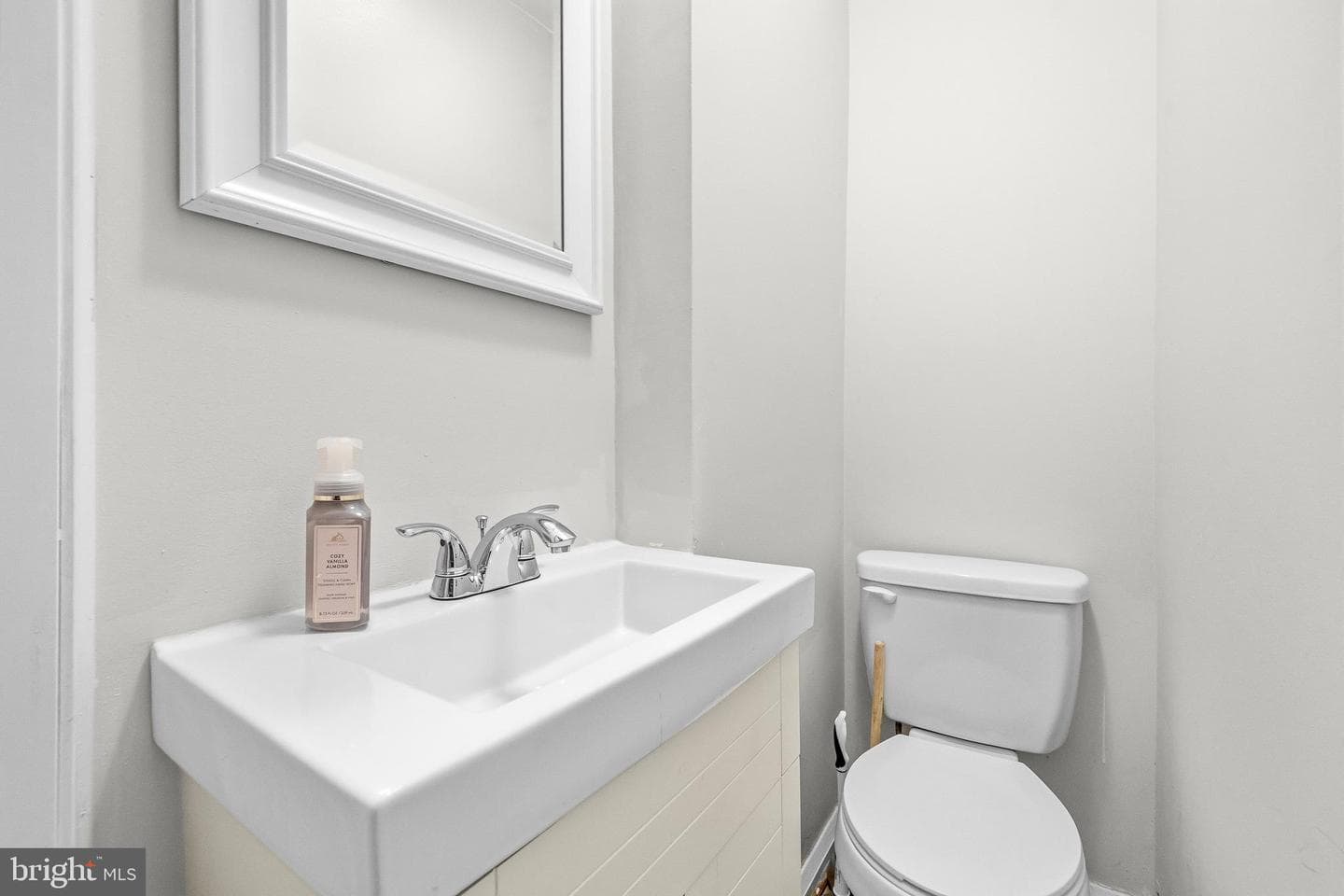 1713 Stella Court photo 10